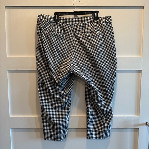 Old Navy Size 20 Women's Black and White Gingham Pixie Pants - Picture 7 of 7